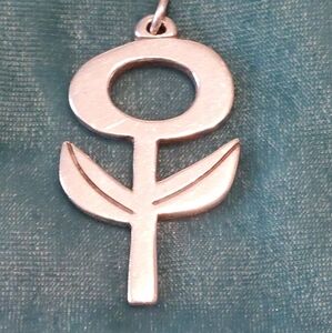 James Avery Retired Large French Flower Pendant With Necklace